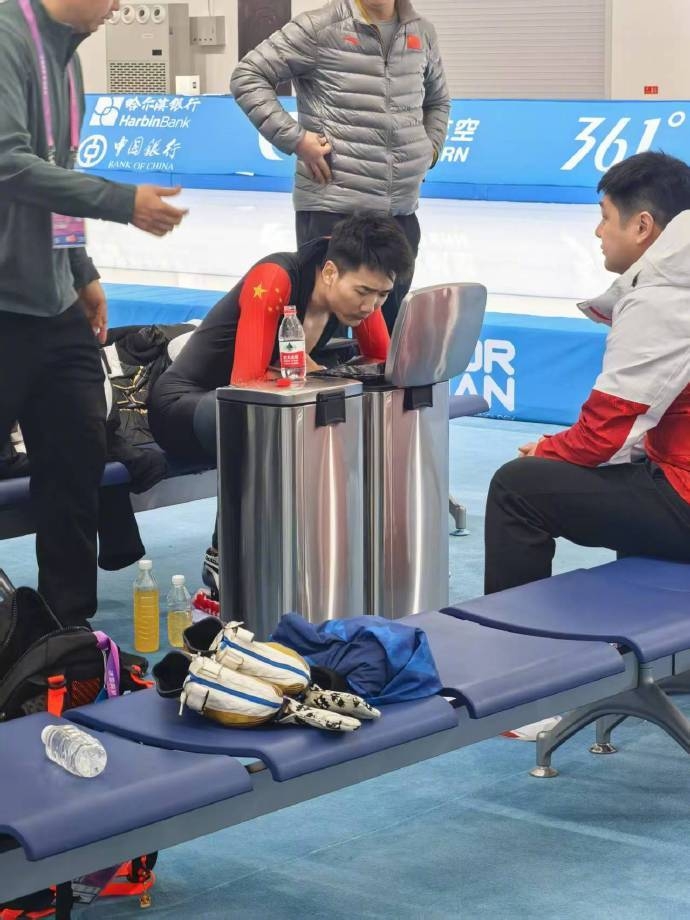 金年会金字招牌信誉至上🥺高亭宇回应累吐了：昨天受了点伤 筋疲力尽的时候反应出来了