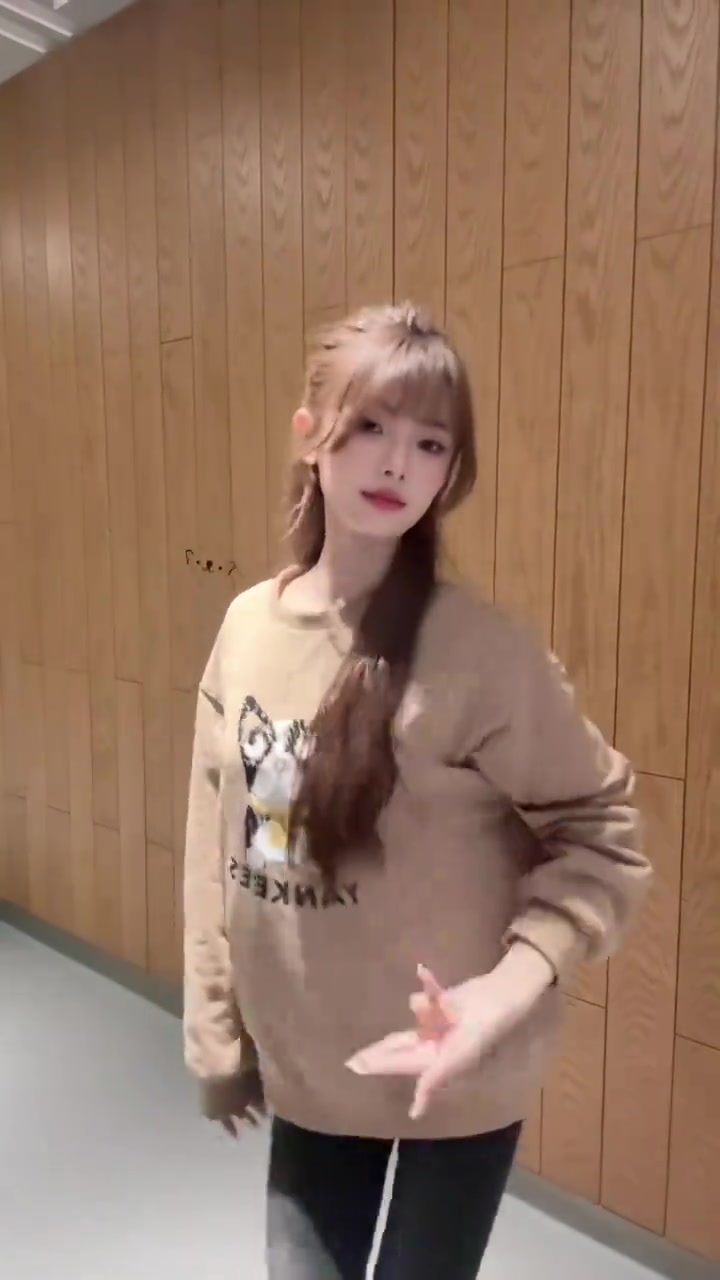 金年会金字招牌信誉至上这两下，扭到谁的心巴上？NBA、LPL主持泱泱分享视频：空空如也 梦回一下~