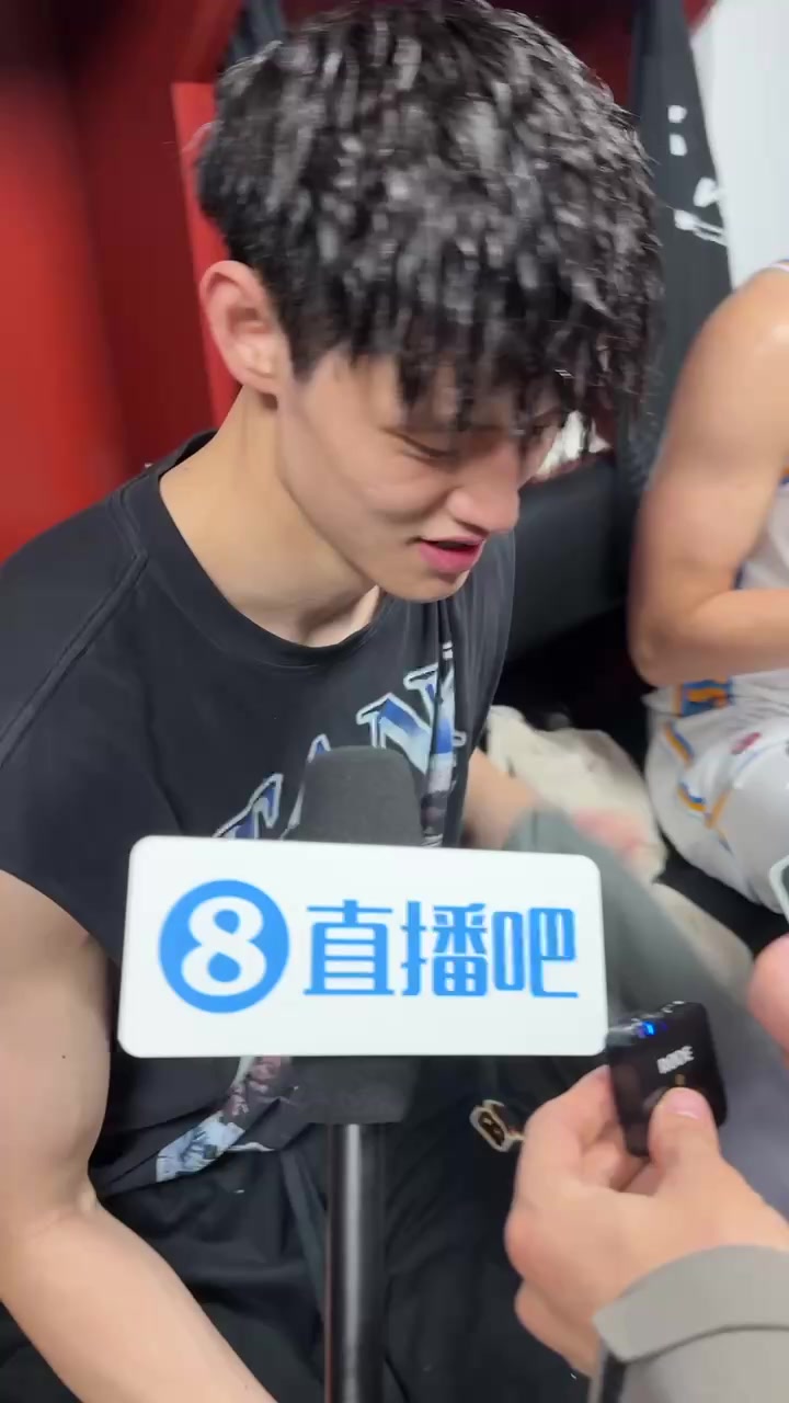 金年会金字招牌信誉至上曾凡博：想坚持留在场上 川哥今天太猛了 G1后很多人不看好我们