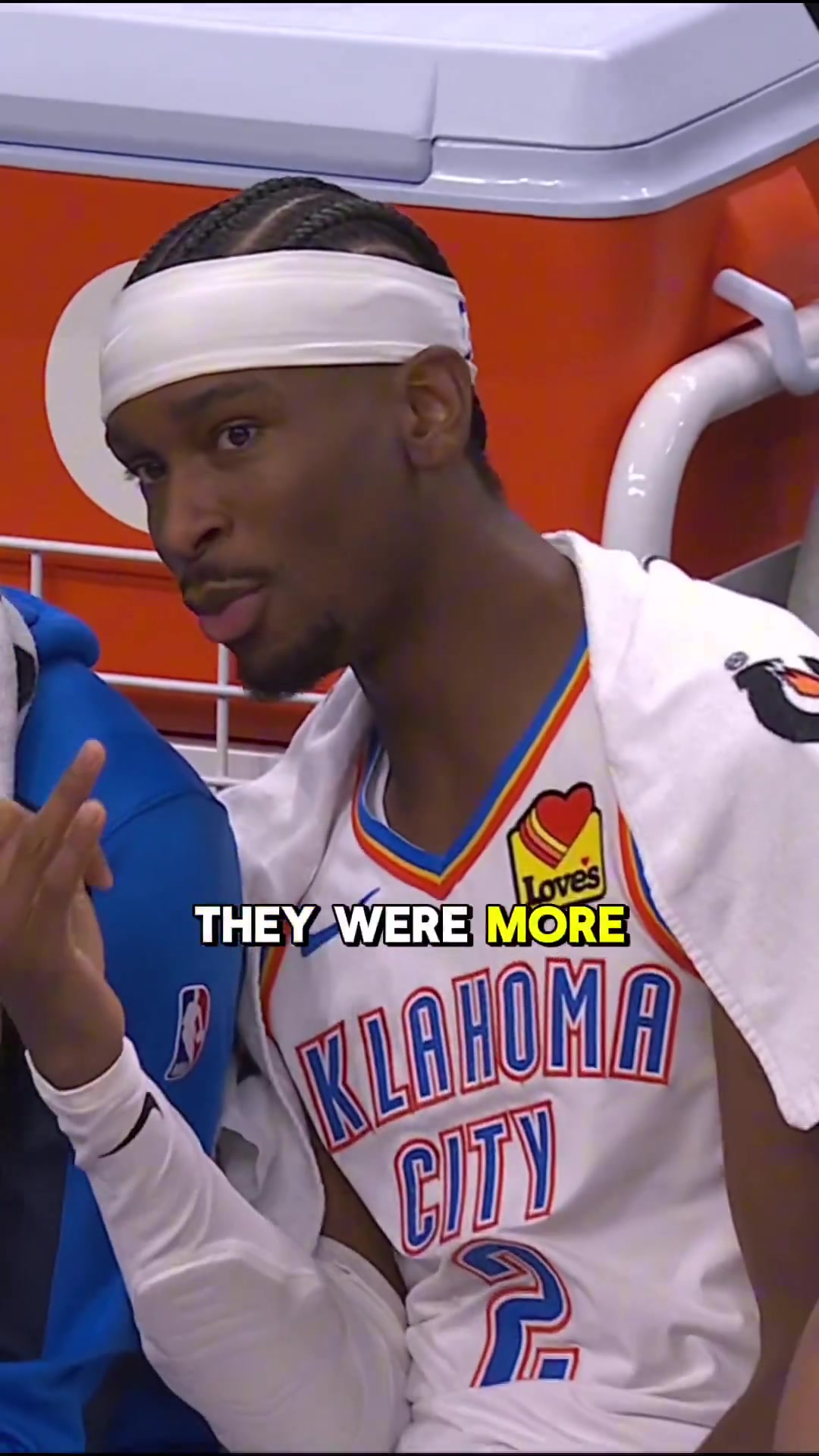 金年会金字招牌信誉至上现场分析🤩！麦克风捕捉到SGA在板凳席上与队友探讨输球原因